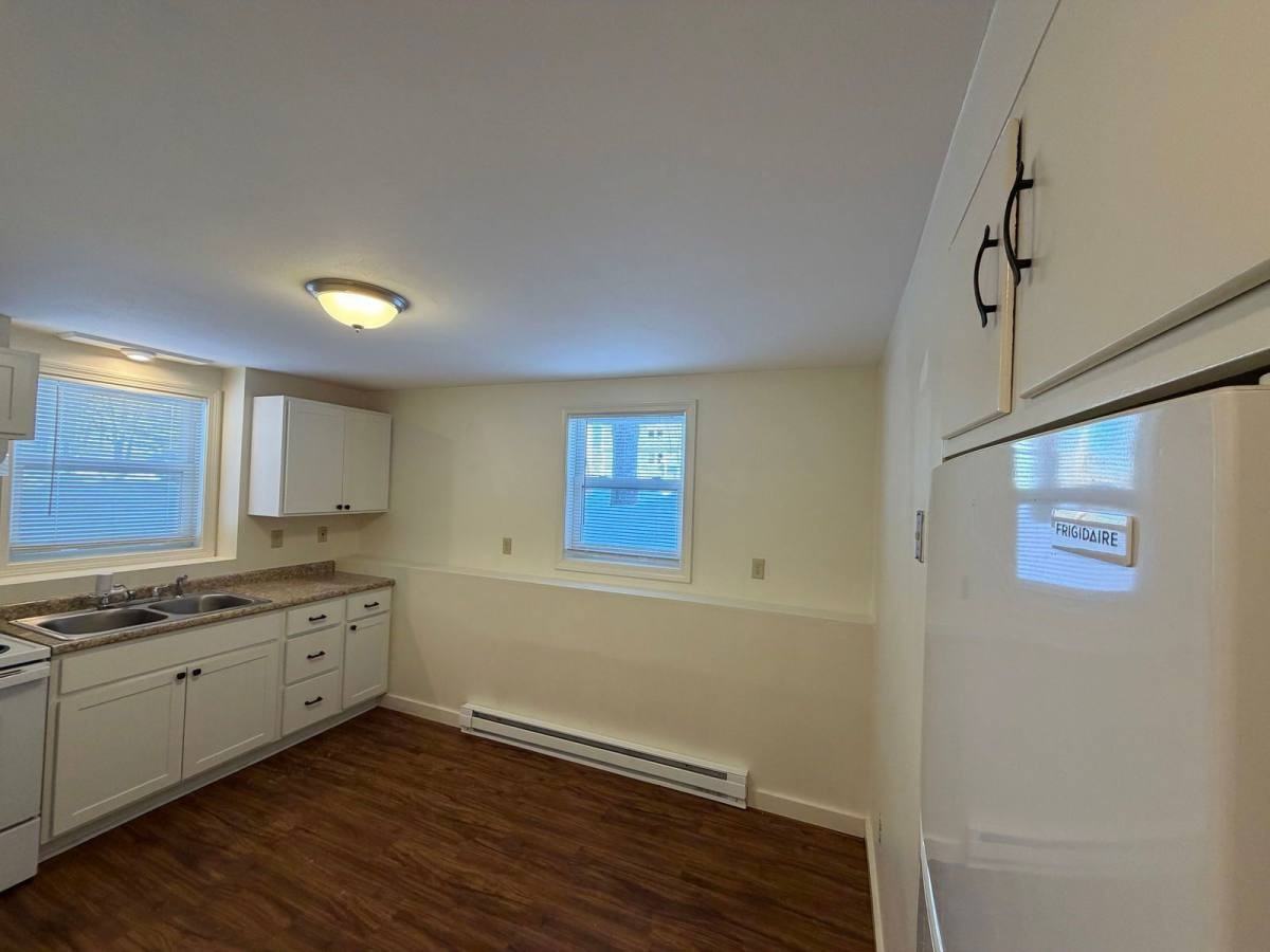 12 Renarl Ave #2 - Photo 3 of 10