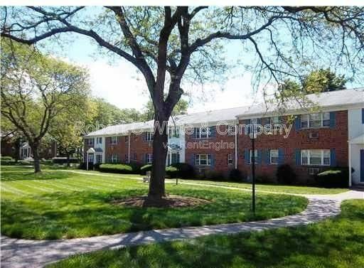 10 Colonial Dr #C - Photo 2 of 10