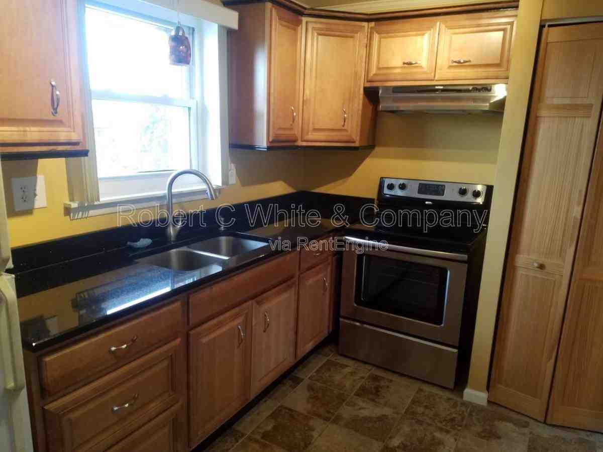 10 Colonial Dr #C - Photo 5 of 10