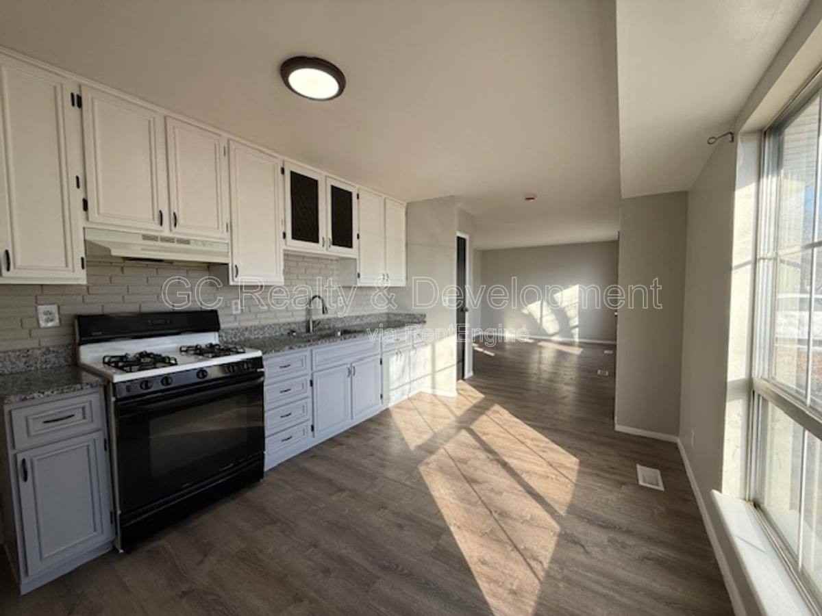 229 Cedarwood Ave - Photo 7 of 10