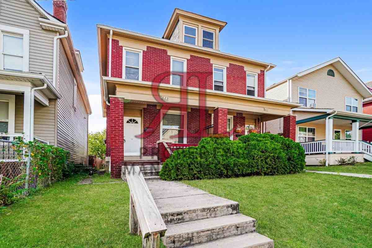 623 Gilbert St - Photo 2 of 10