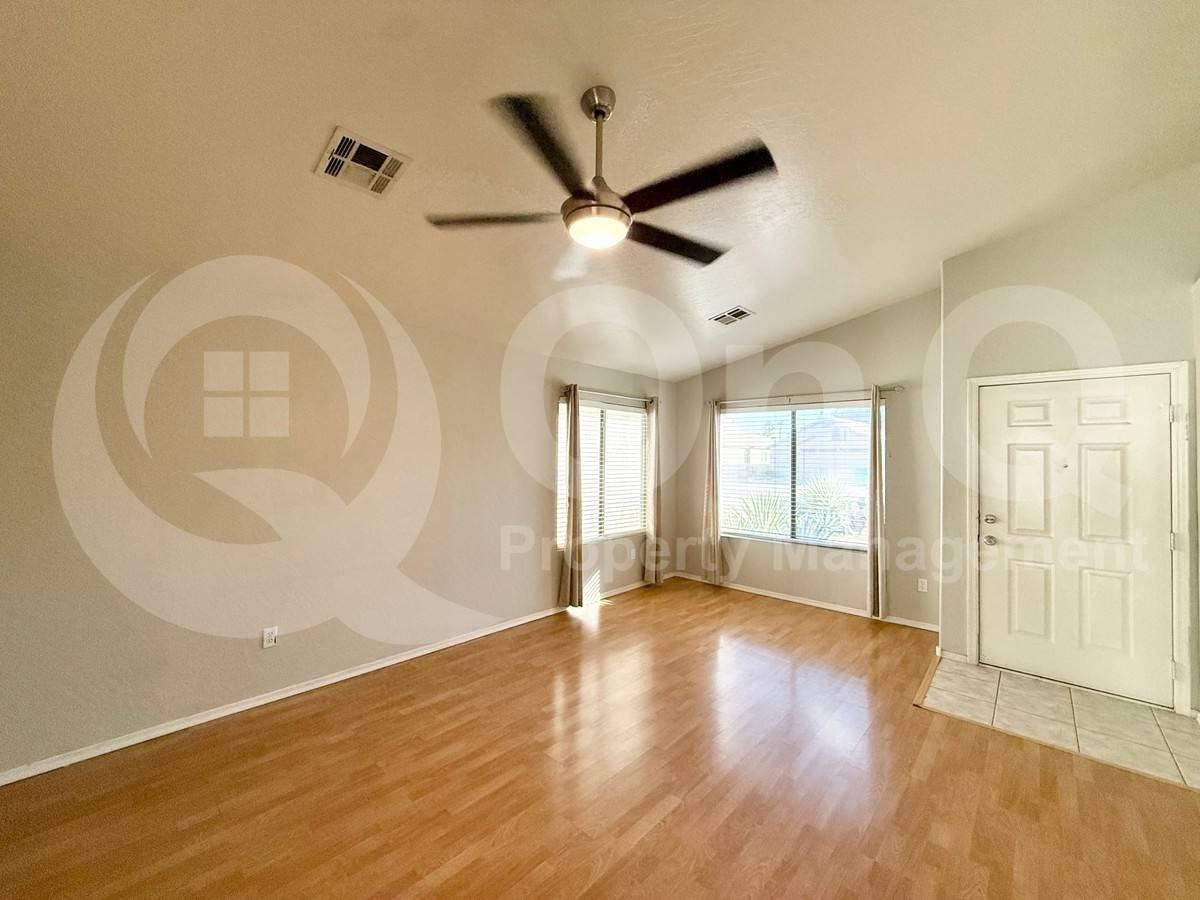 838 E Ross Ave - Photo 3 of 10