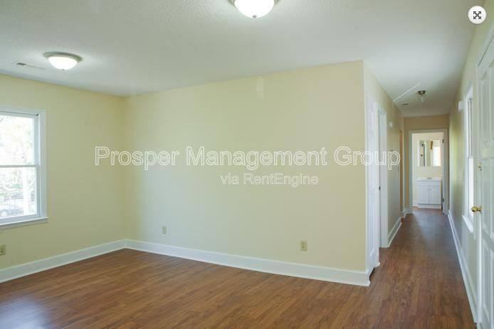 Columbus St #B - Photo 4 of 10