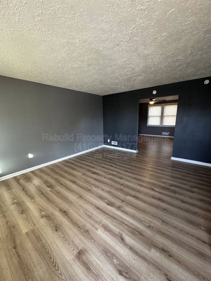 4430 Shamrock Ave - Photo 2 of 10