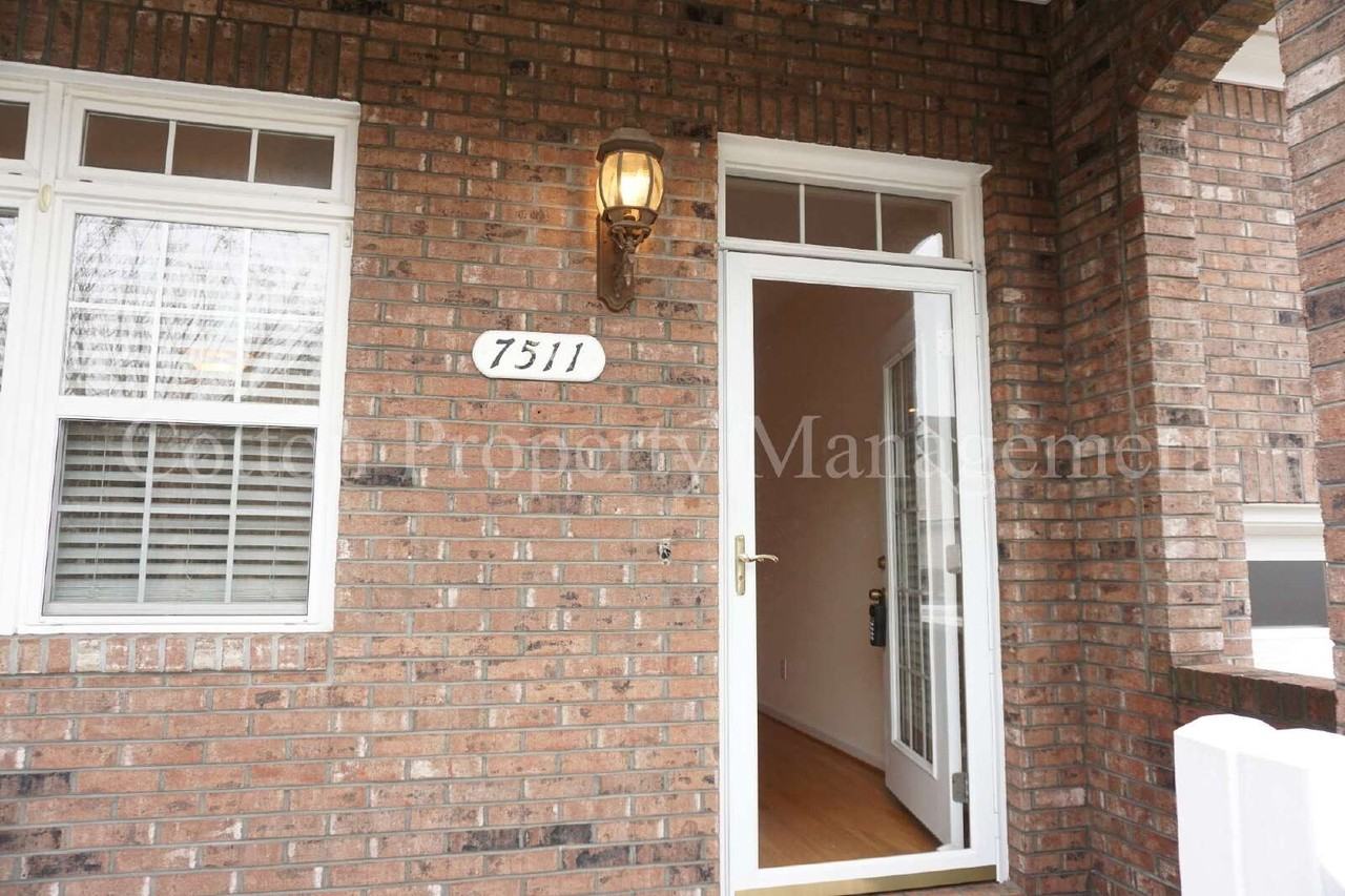 7511 Promontory Ct - Photo 5 of 39