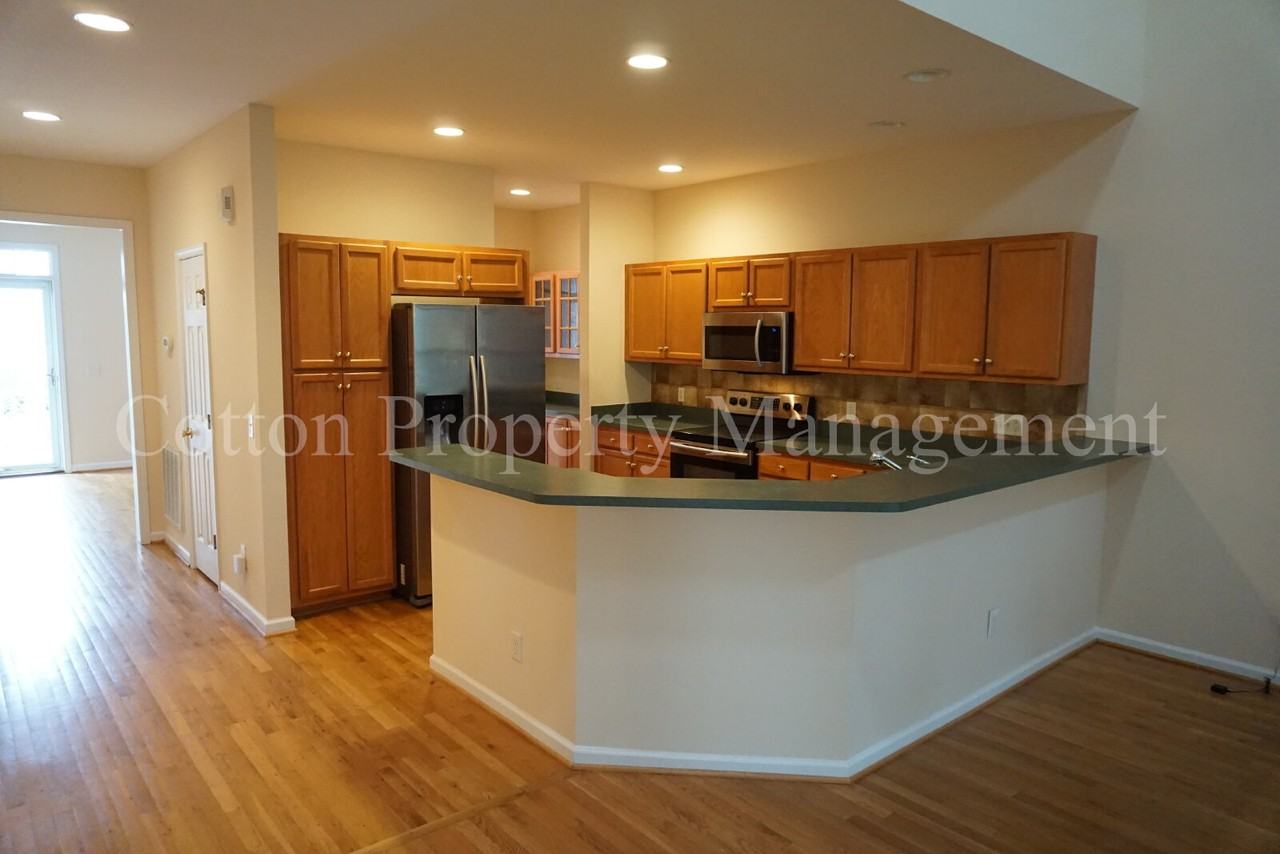 7511 Promontory Ct - Photo 6 of 39