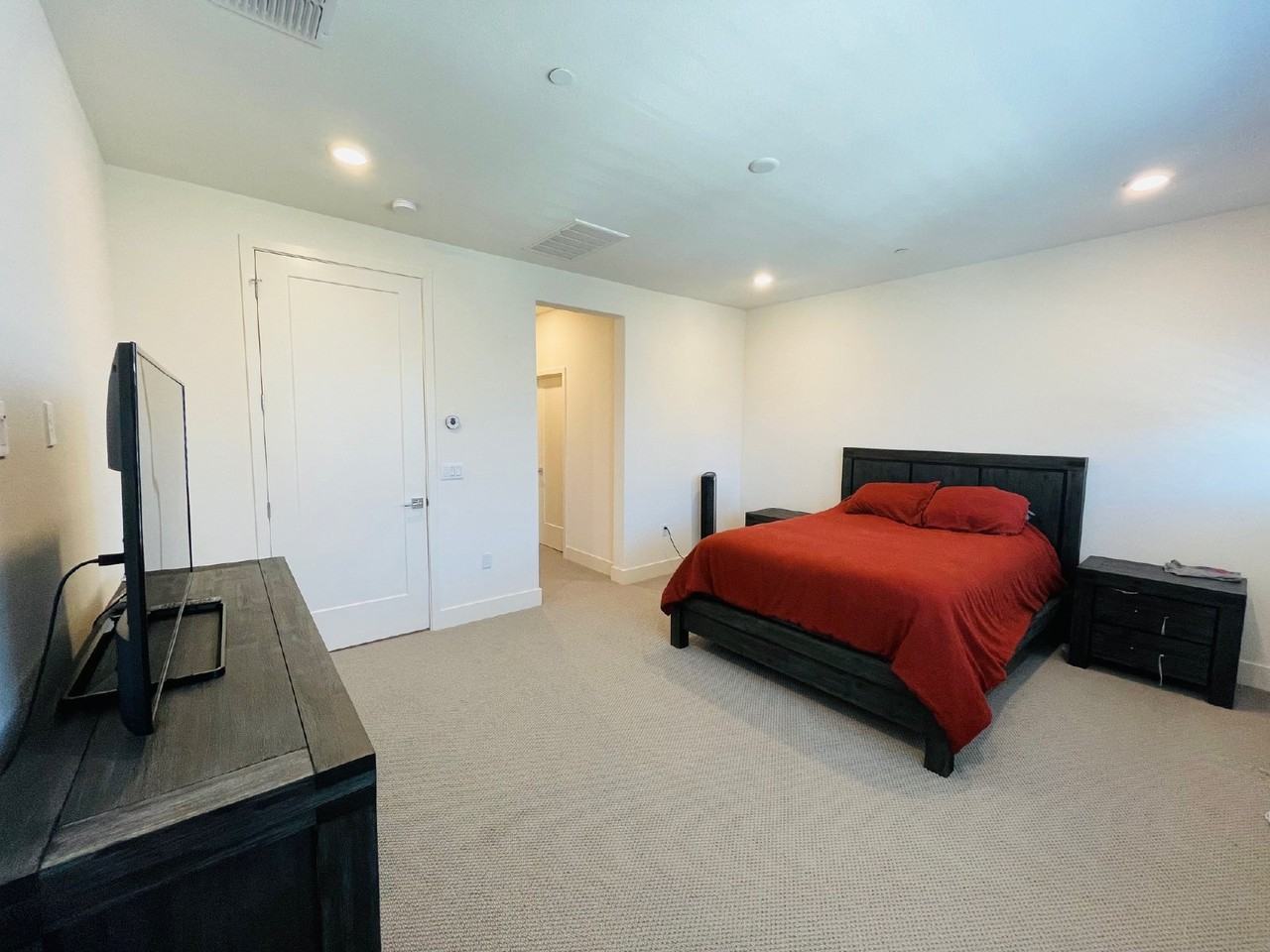 211 Plum Tree St - Photo 7 of 14