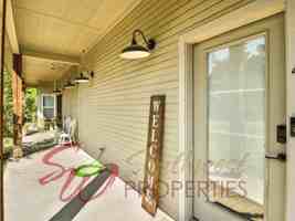 featured image of 910 W Jones St