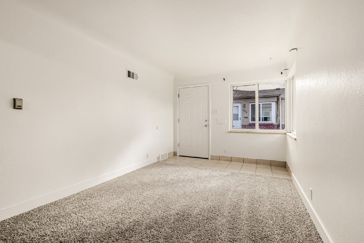 1354 S Grant St - Photo 6 of 20