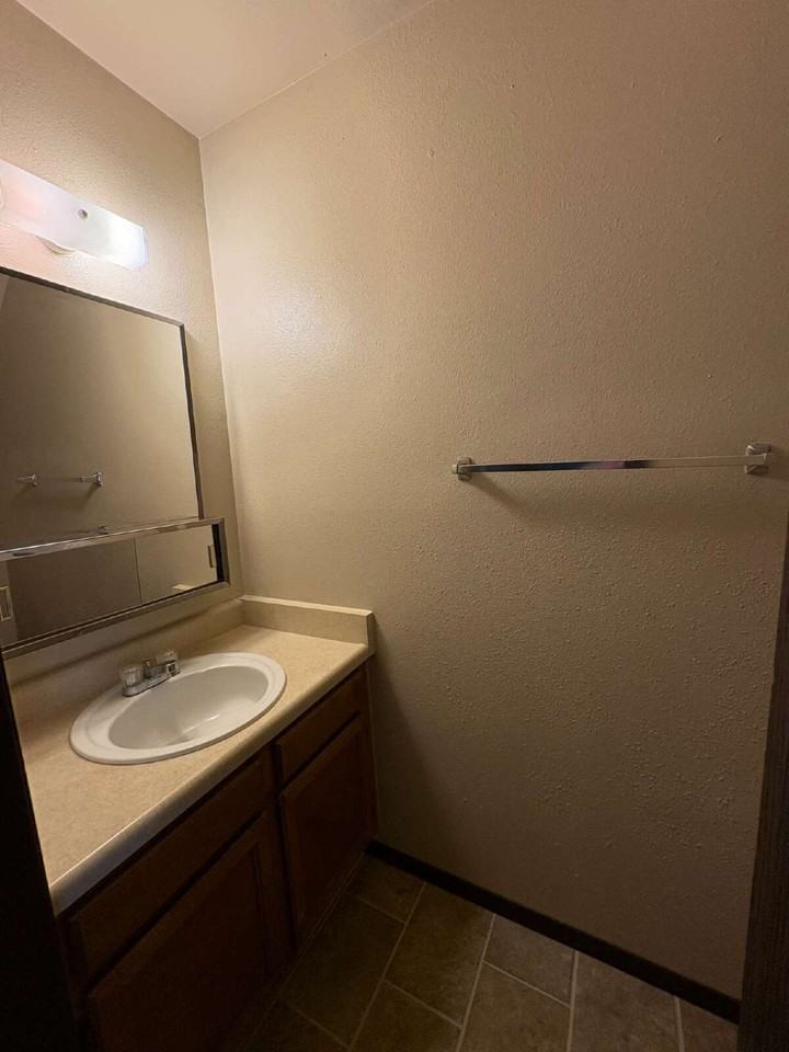 1962 Mineola St #C - Photo 7 of 13