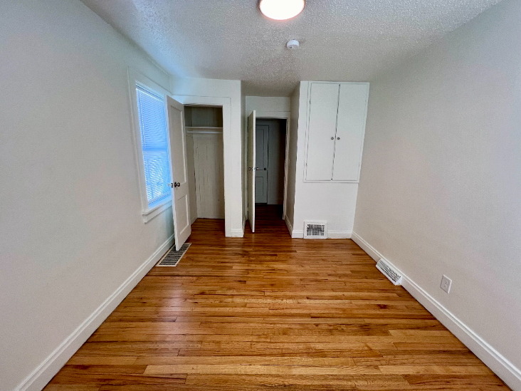 708 Russell Ave - Photo 6 of 13