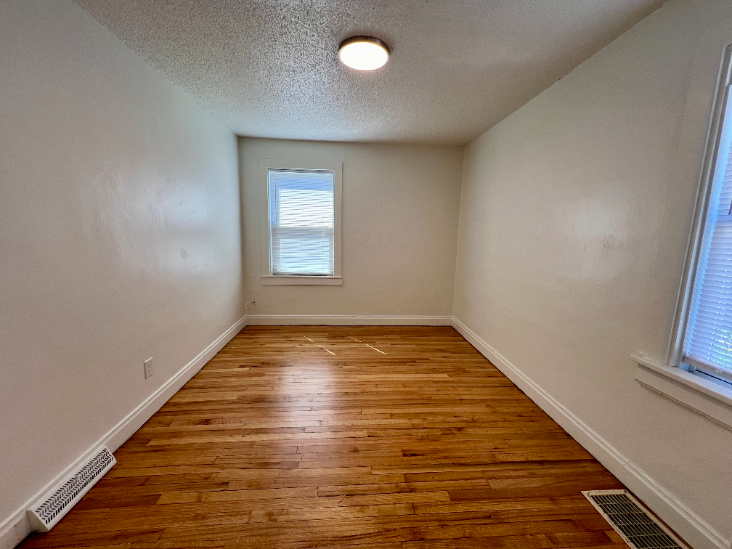 708 Russell Ave - Photo 7 of 13