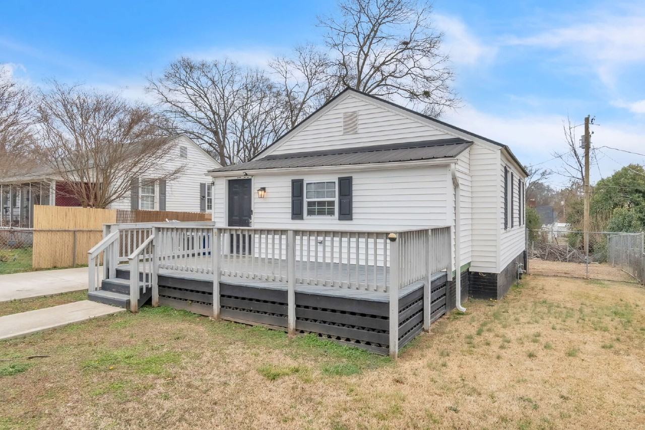 741 Maywood St - Photo 3 of 27