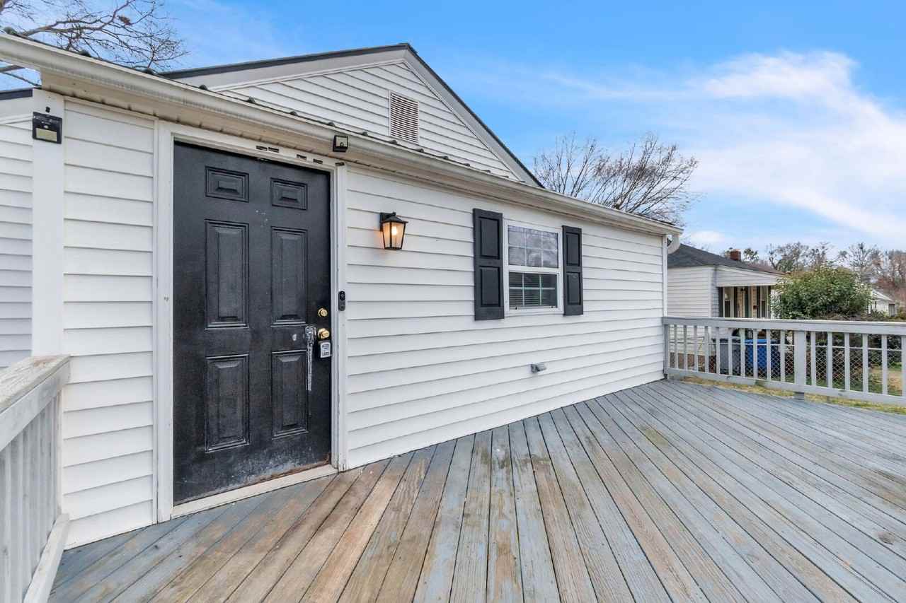 741 Maywood St - Photo 5 of 27