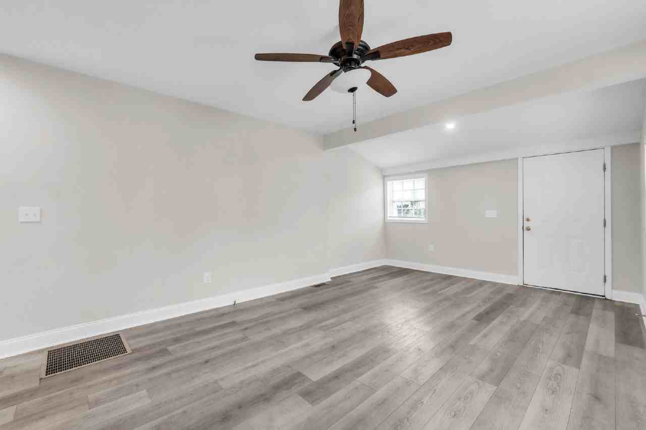 741 Maywood St - Photo 6 of 27