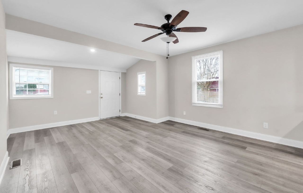 741 Maywood St - Photo 7 of 27