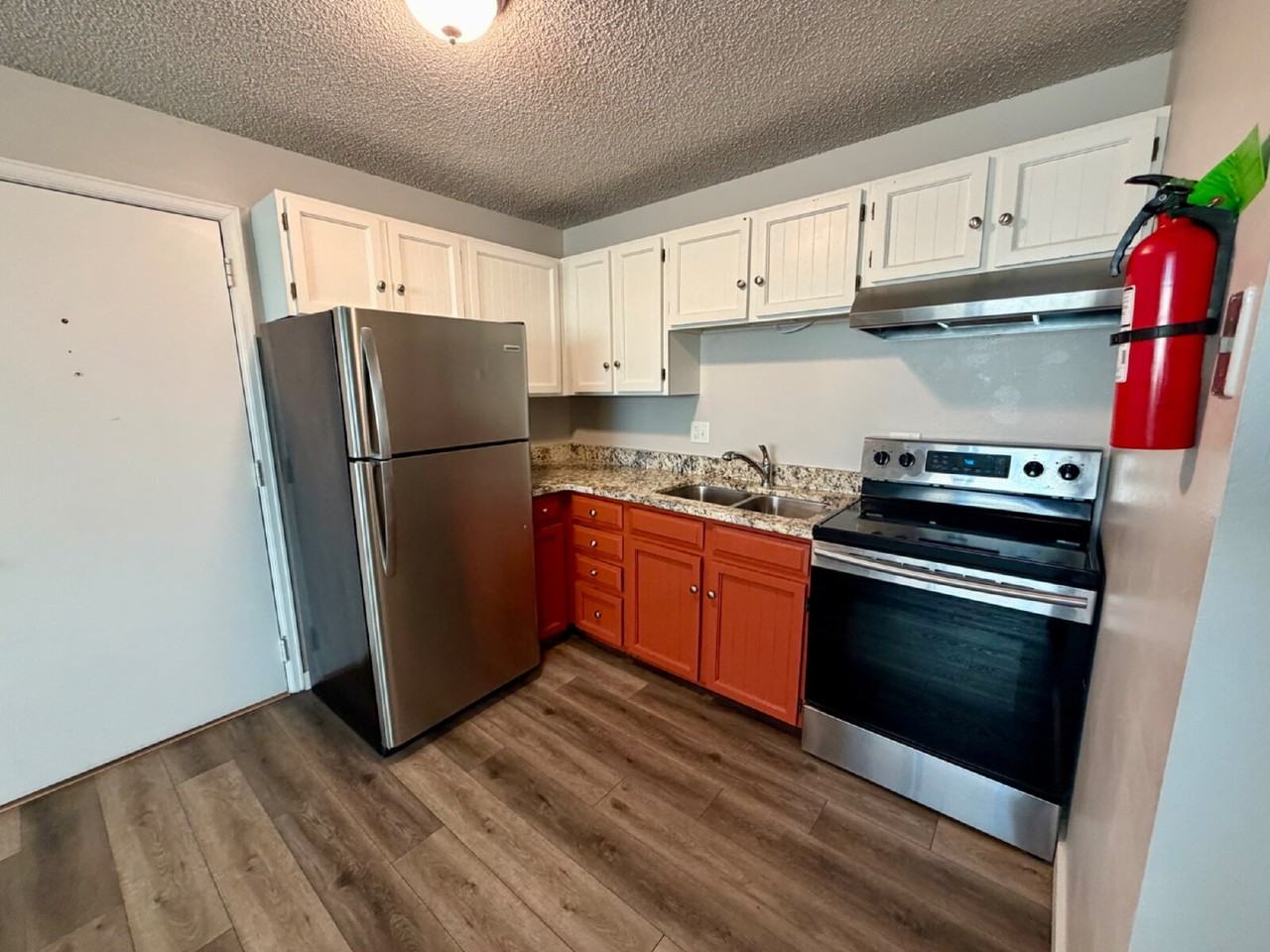 2425 Pattison Ave Apt 204 - Photo 2 of 12