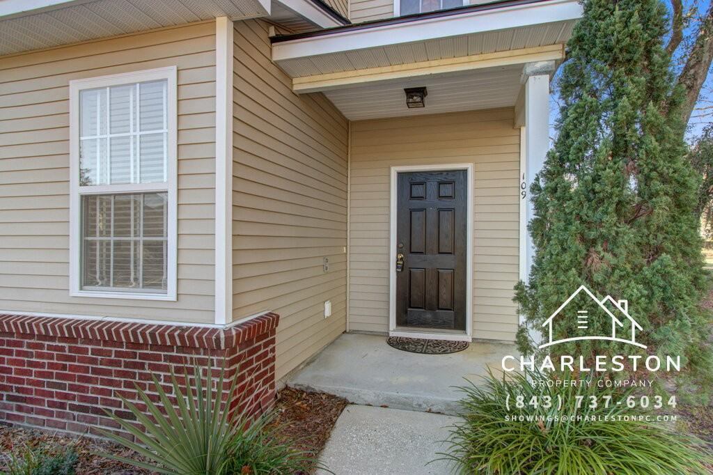 109 Woodward Rd - Photo 2 of 29