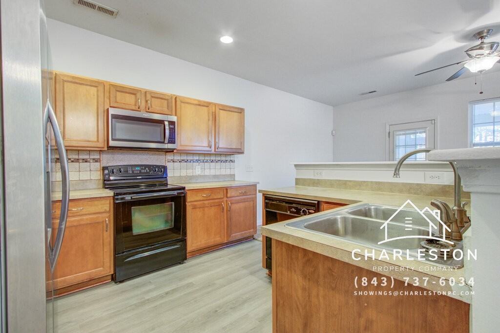 109 Woodward Rd - Photo 3 of 29