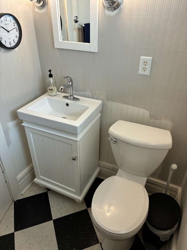 1006 Graham Ave - Photo 4 of 21