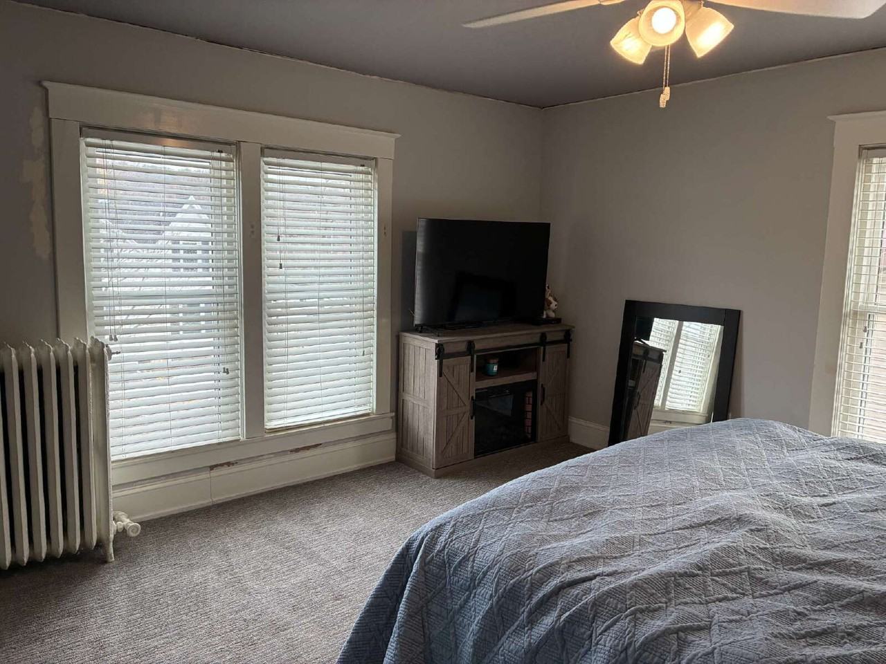1006 Graham Ave - Photo 7 of 18