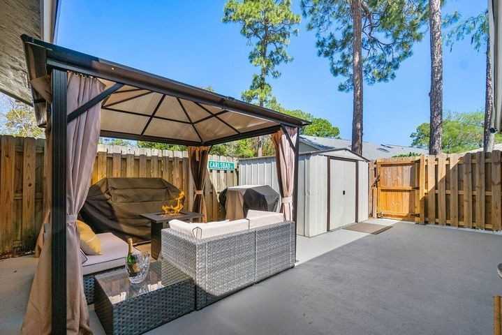 1106 Hyacinth Place - Photo 3 of 8