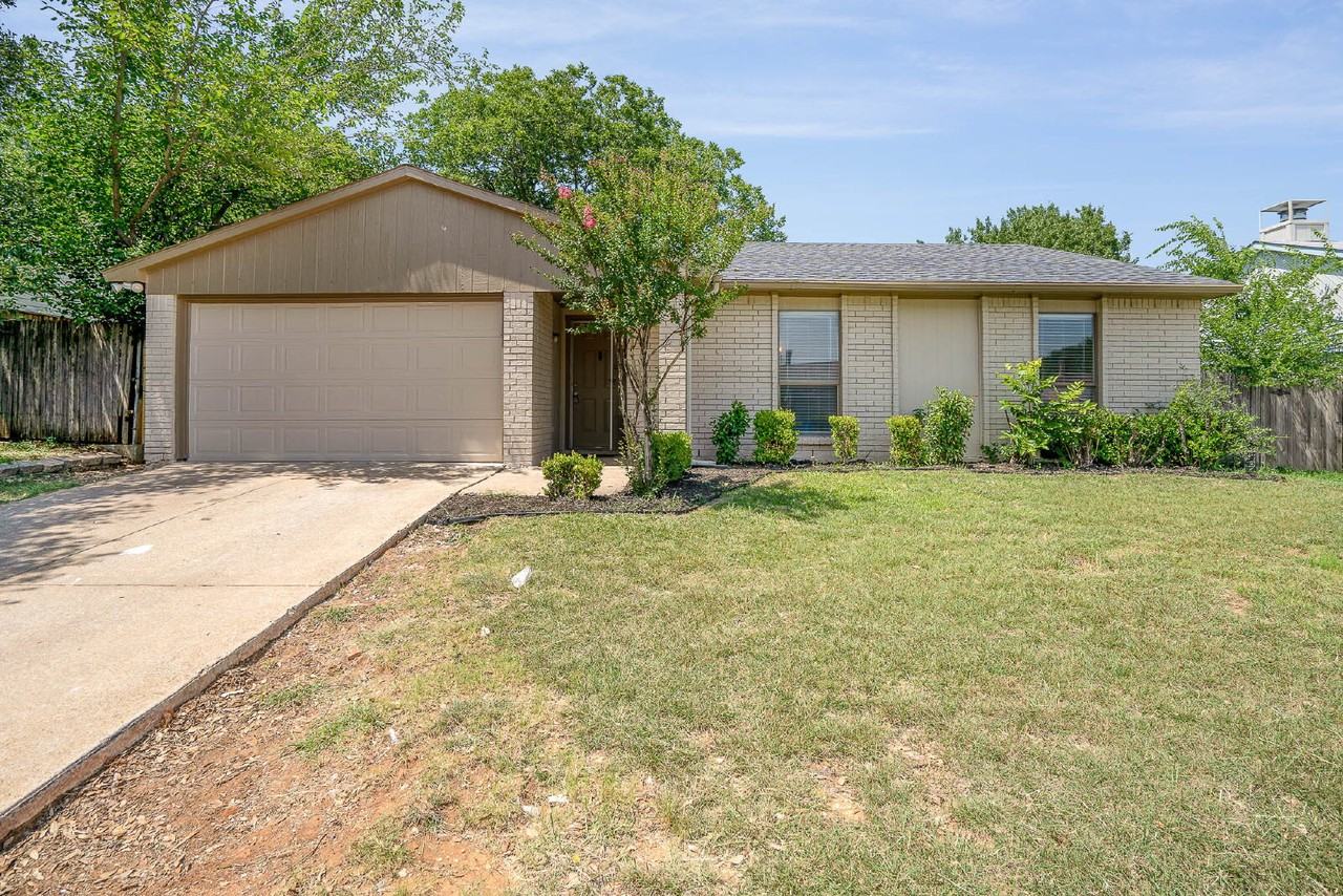 3724 Bridalwreath Dr - Photo 2 of 26