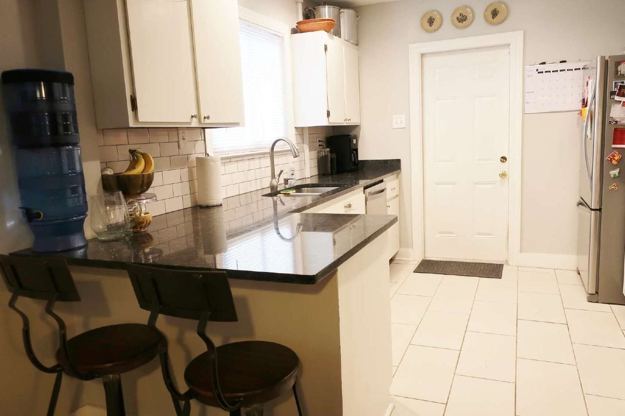 2102 E 37th St - Photo 3 of 15