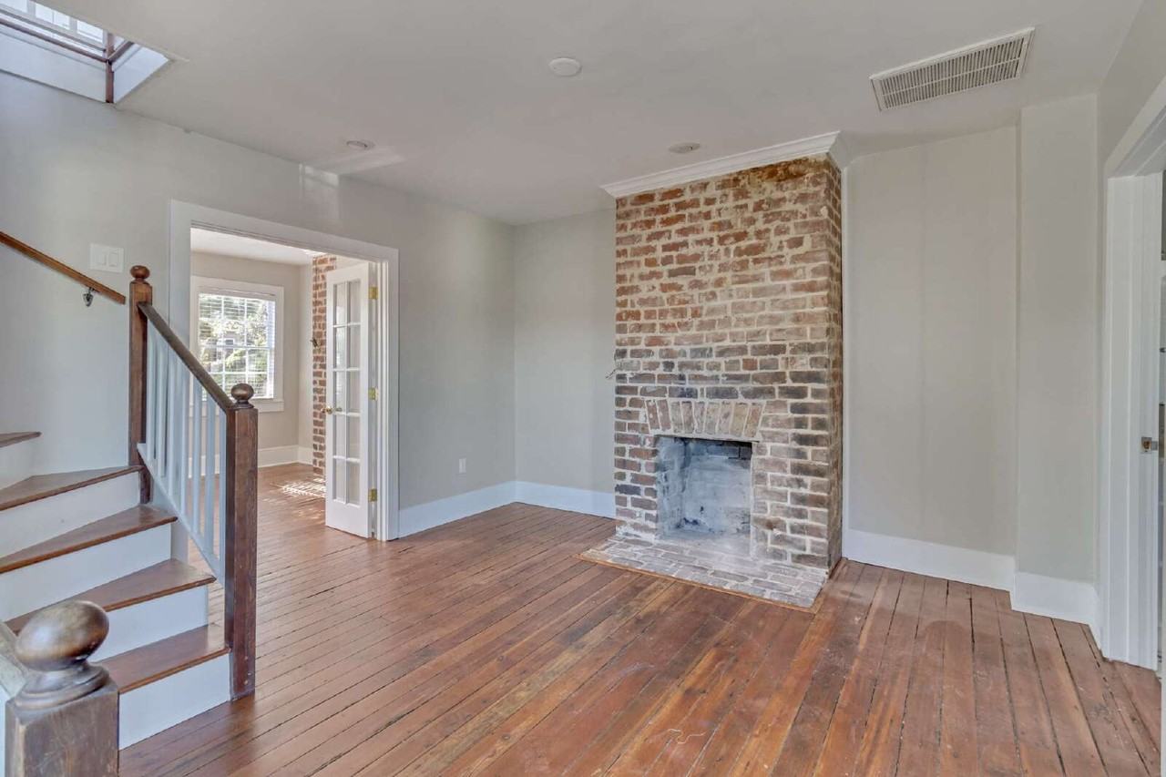 516 1/2 E Jones St - Photo 6 of 21