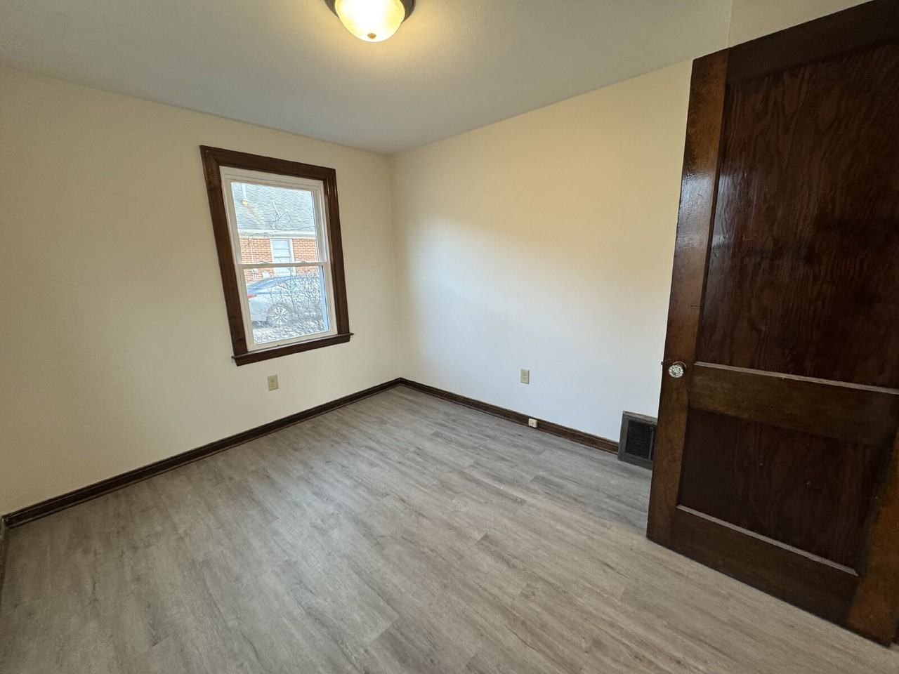 721 E Oberlin Ave - Photo 7 of 12