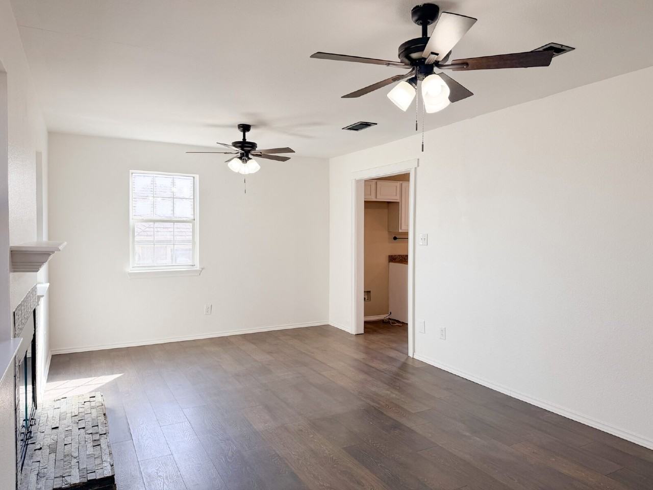 316 S Watson St - Photo 6 of 24