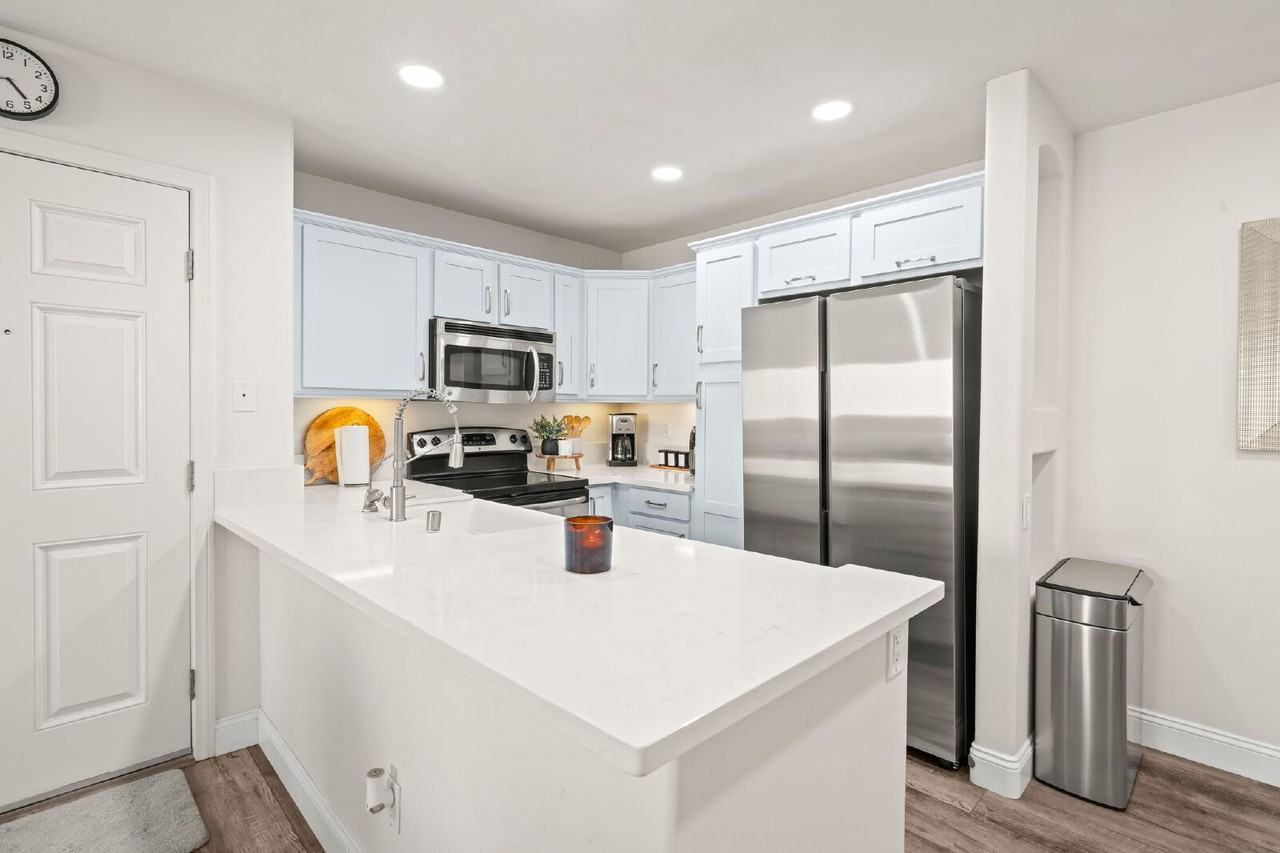 5252 Balboa Arms Dr #231 - Photo 4 of 48