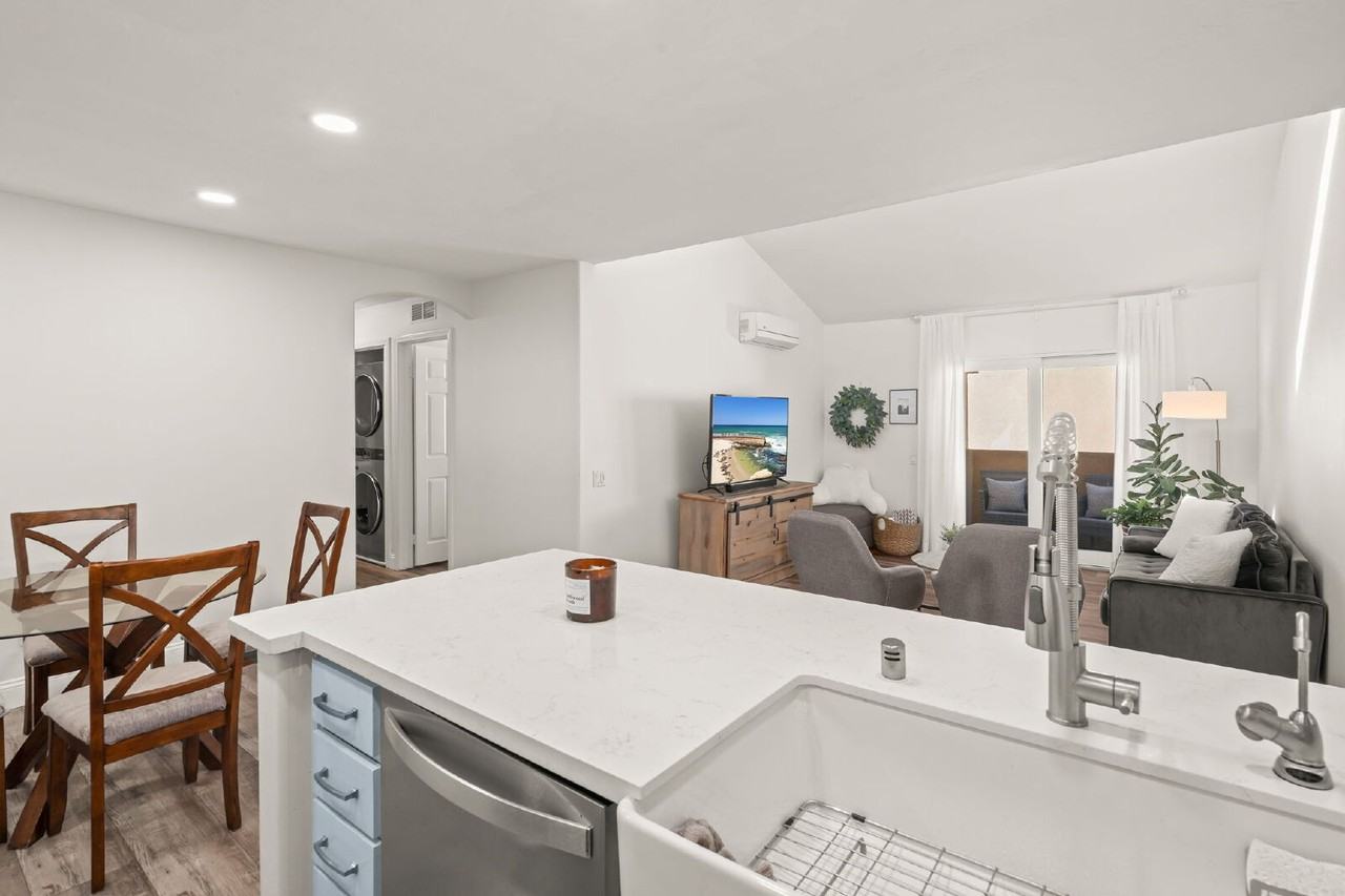 5252 Balboa Arms Dr #231 - Photo 5 of 48