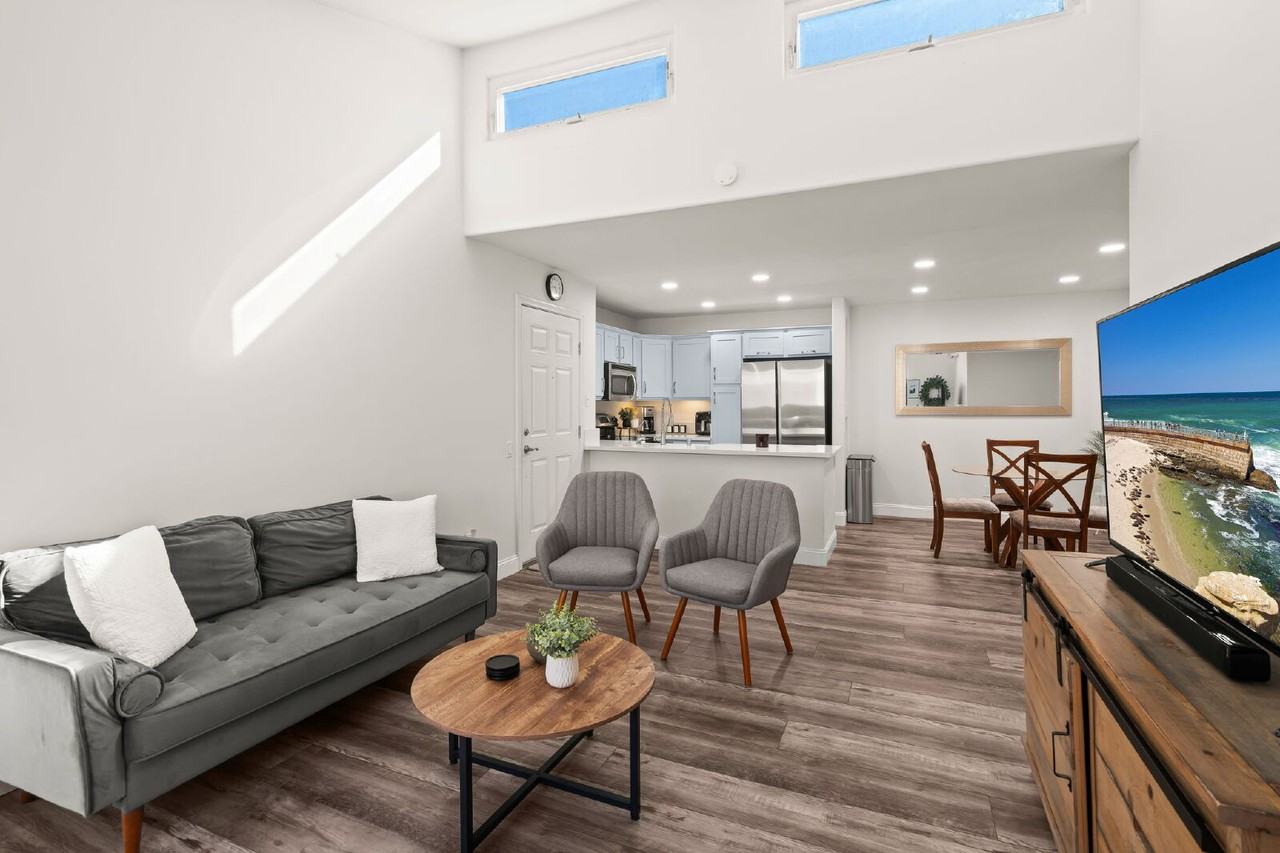 5252 Balboa Arms Dr #231 - Photo 6 of 48