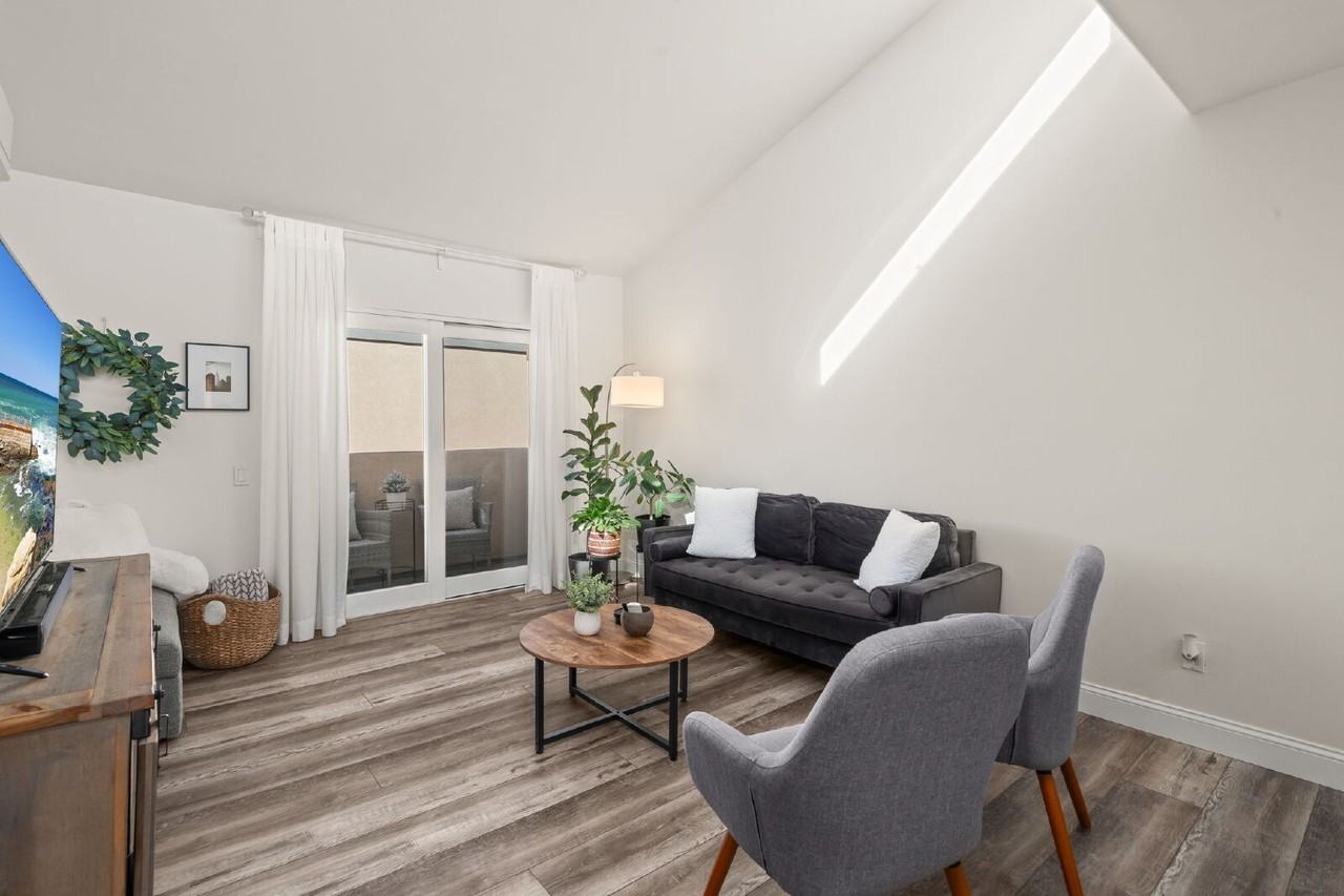 5252 Balboa Arms Dr #231 - Photo 7 of 48