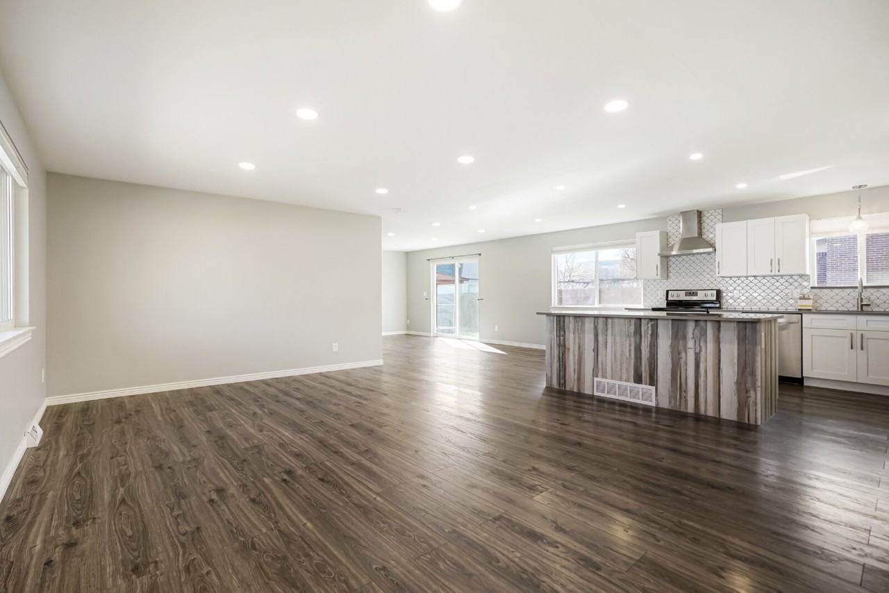 5287 Indiana St - Photo 2 of 26