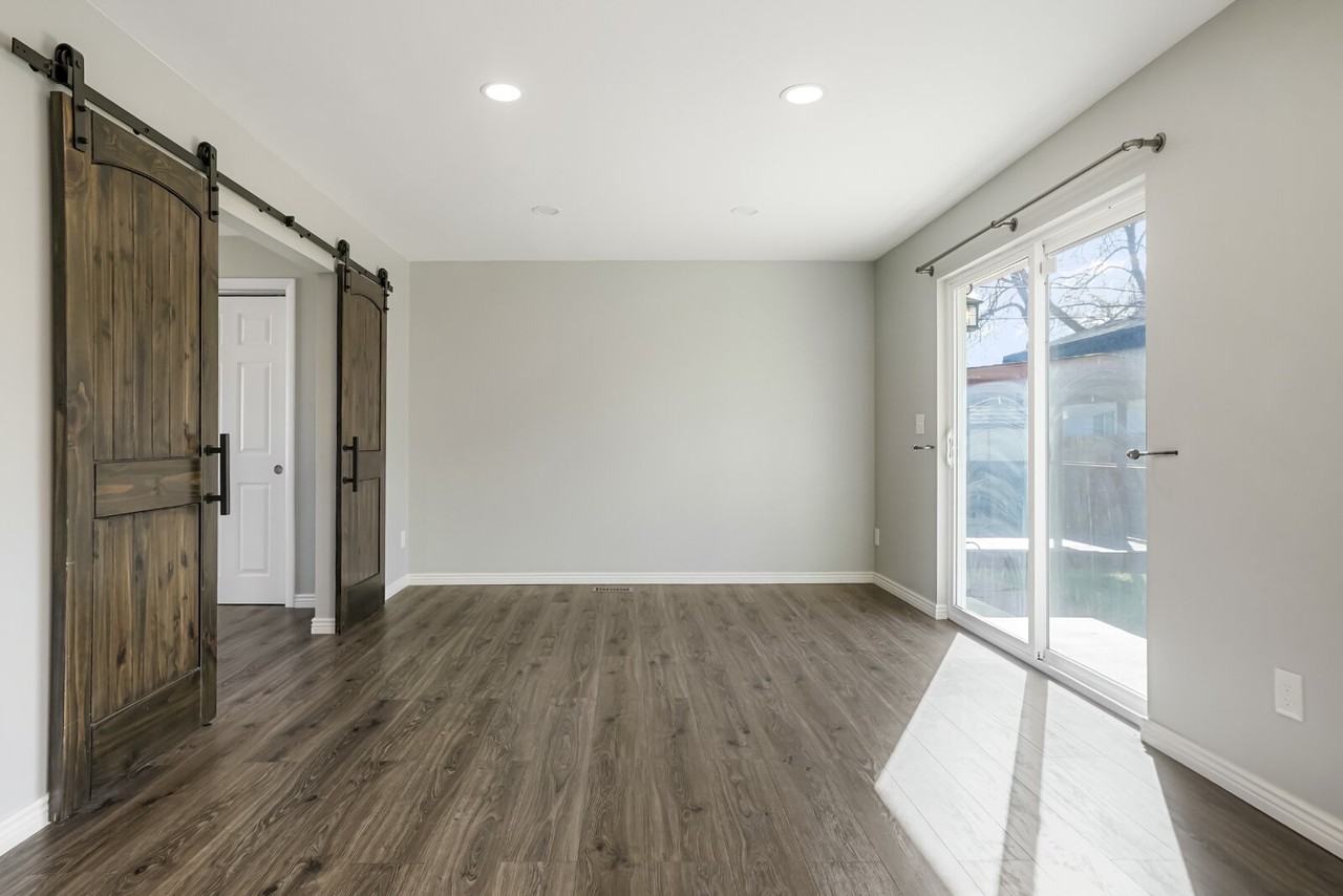 5287 Indiana St - Photo 7 of 26