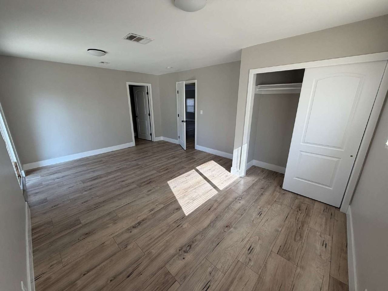 2804 Elmwood Ave - Photo 4 of 10