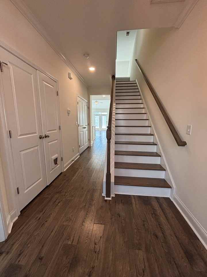 608 Ravensridge Ln - Photo 6 of 35