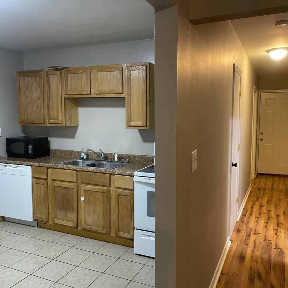 767 B St - Photo 3 of 6