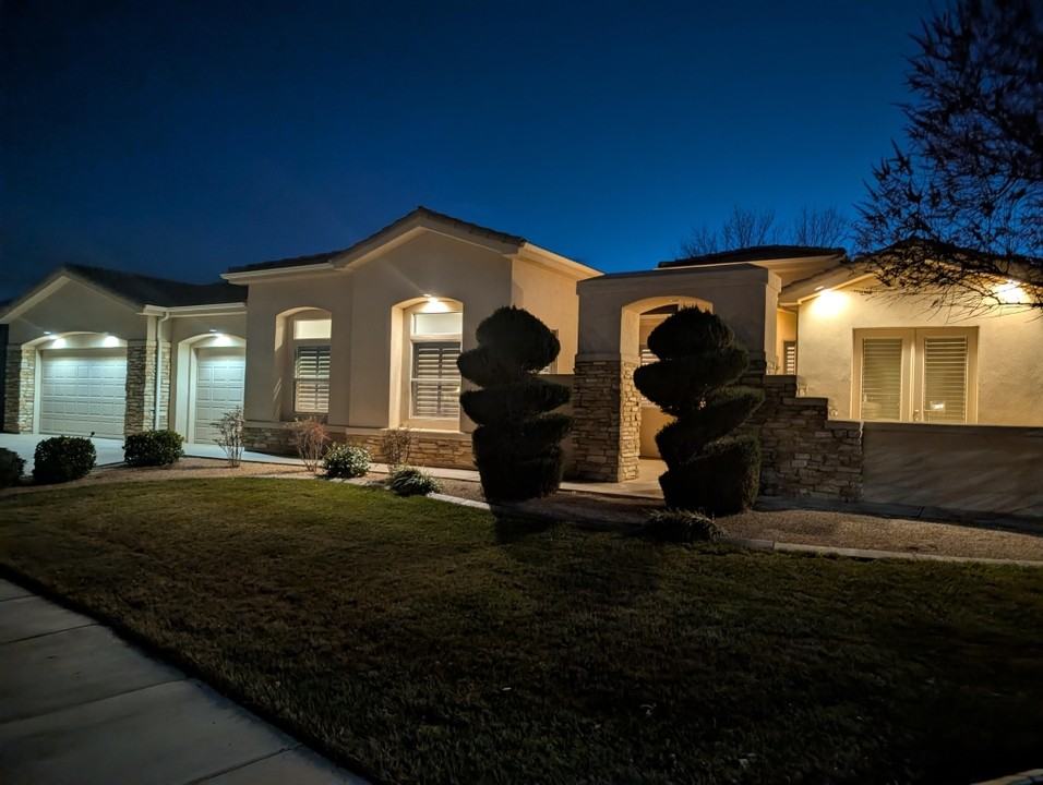 363 N Lost Creek Dr - Photo 2 of 10