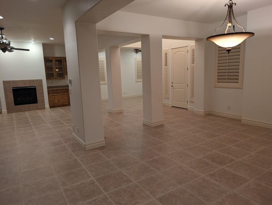 363 N Lost Creek Dr - Photo 7 of 10