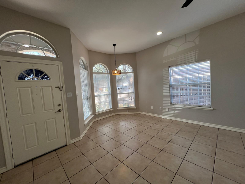 4310 N 27th Ln - Photo 3 of 24