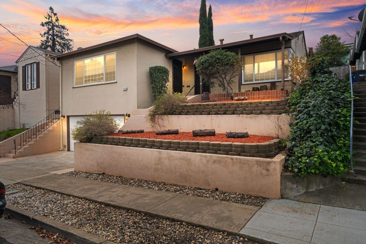 22123 Main St - Photo 3 of 28