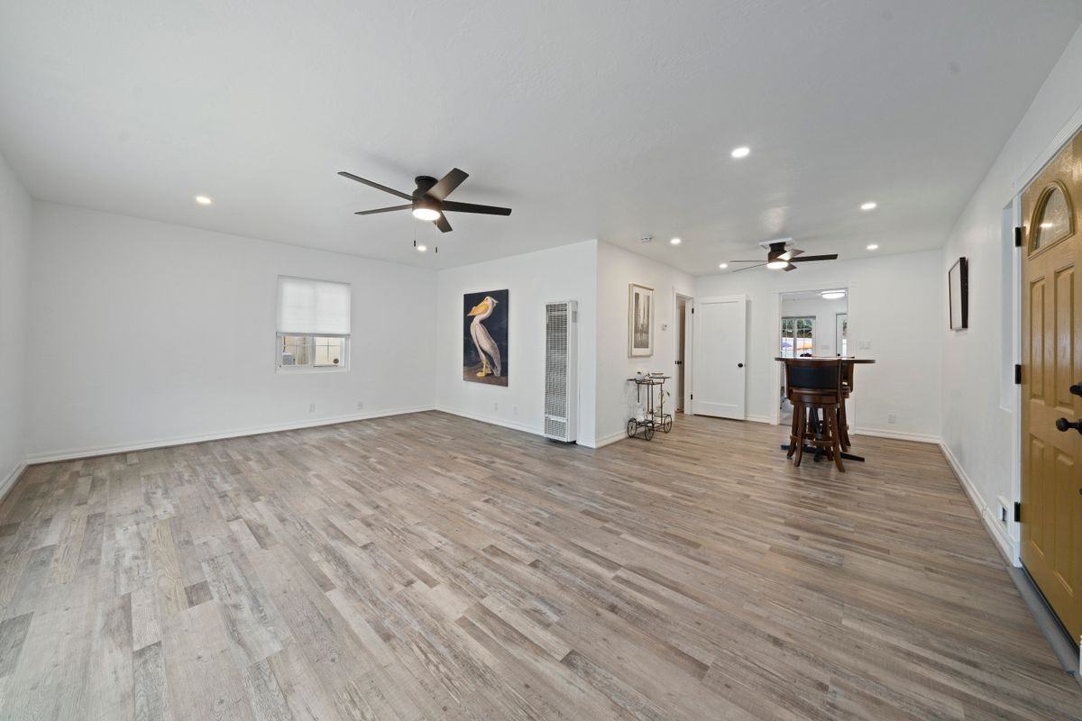 22123 Main St - Photo 7 of 28