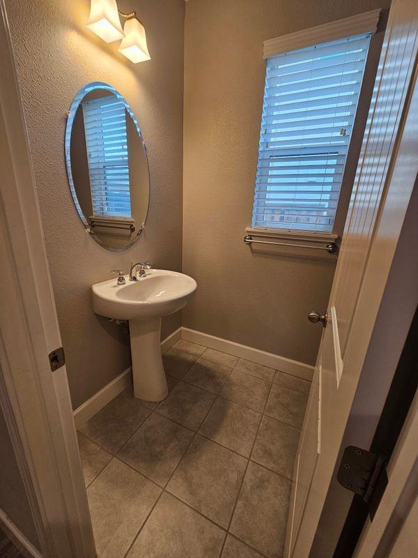 2111 Parsons Dr - Photo 7 of 18