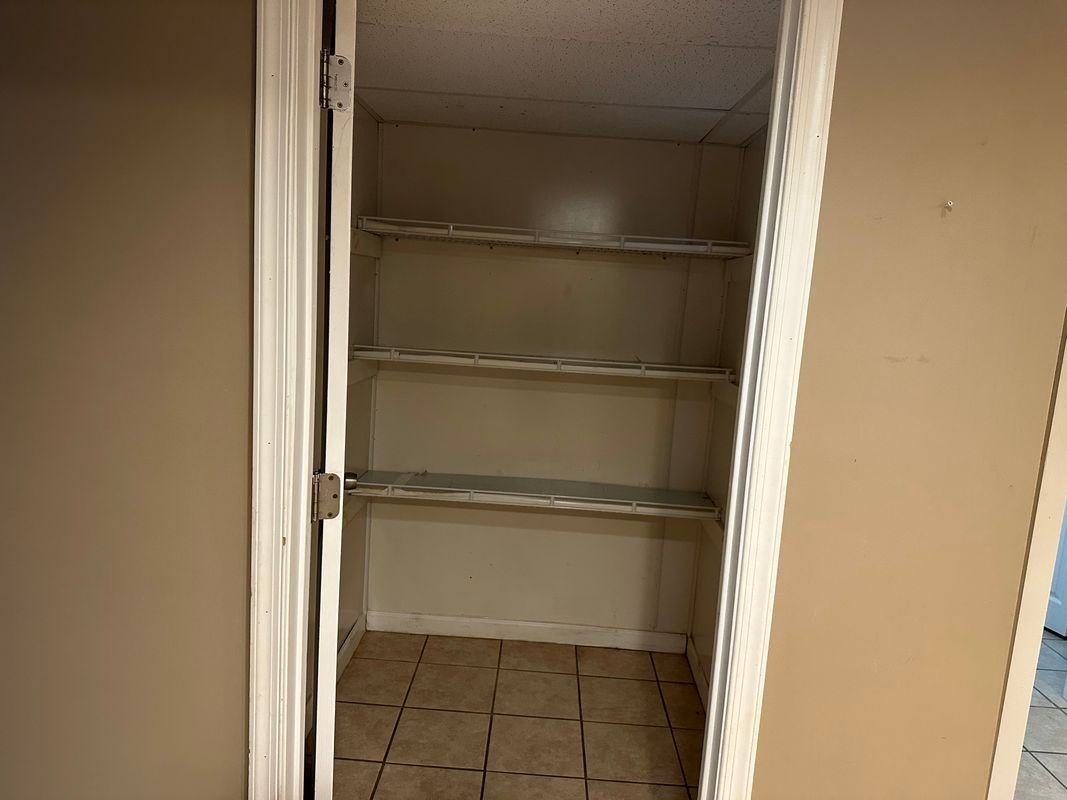 120 Frank St - Photo 4 of 8