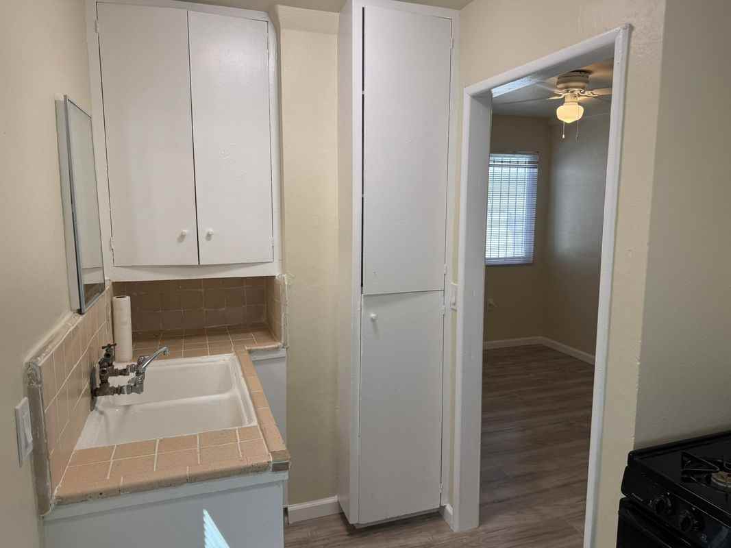 214 E 88th Pl - Photo 5 of 5