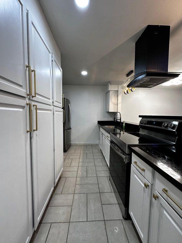 101 W Del Mar Blvd ##6c - Photo 4 of 25