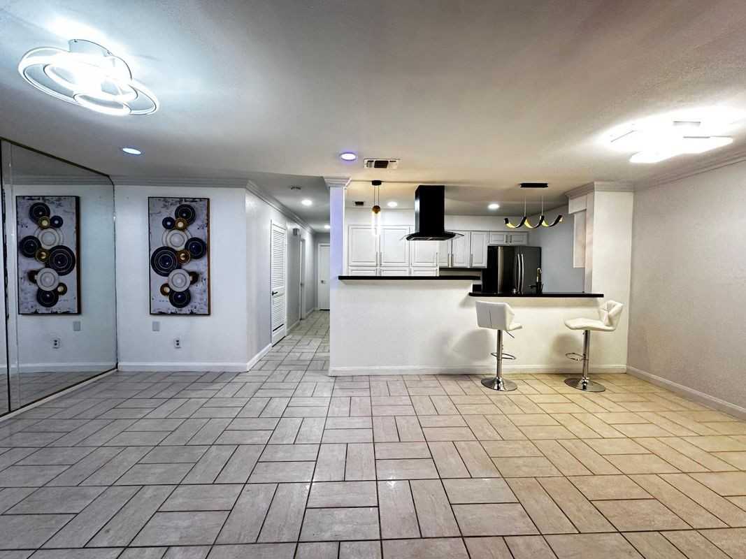 101 W Del Mar Blvd ##6c - Photo 6 of 25